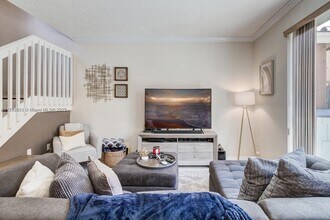 8544 NW 140th Ter in Miami Lakes, FL - Building Photo - Building Photo