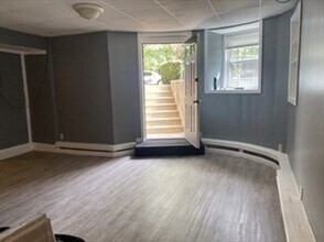 1064 Beacon St, Unit B in Brookline, MA - Building Photo - Building Photo