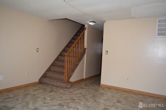 172 Roosevelt Ave in Carteret, NJ - Building Photo - Building Photo
