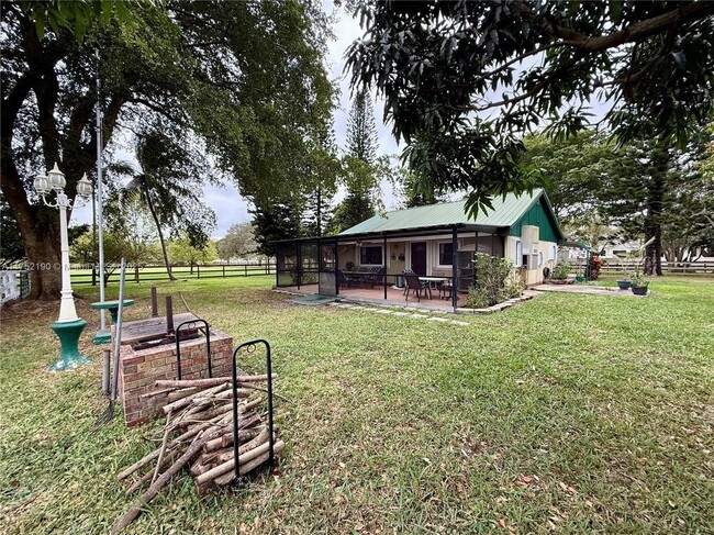 5710 SW 133rd Ave in Southwest Ranches, FL - Building Photo - Building Photo