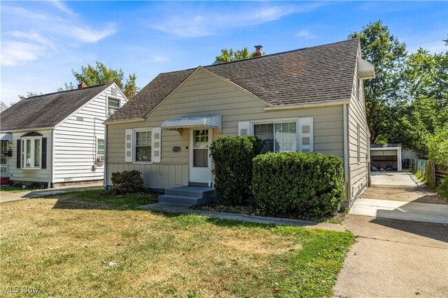 25520 Briardale Ave in Euclid, OH - Building Photo - Building Photo