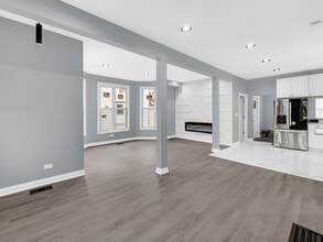 10100 S Eggleston Ave in Chicago, IL - Building Photo - Building Photo