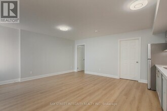 19 D'Arcy St in Toronto, ON - Building Photo - Building Photo