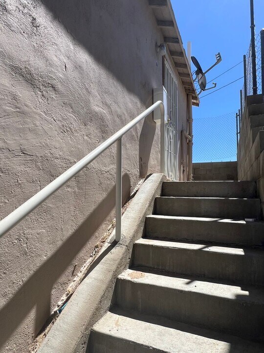 401 Barstow Rd in Barstow, CA - Building Photo