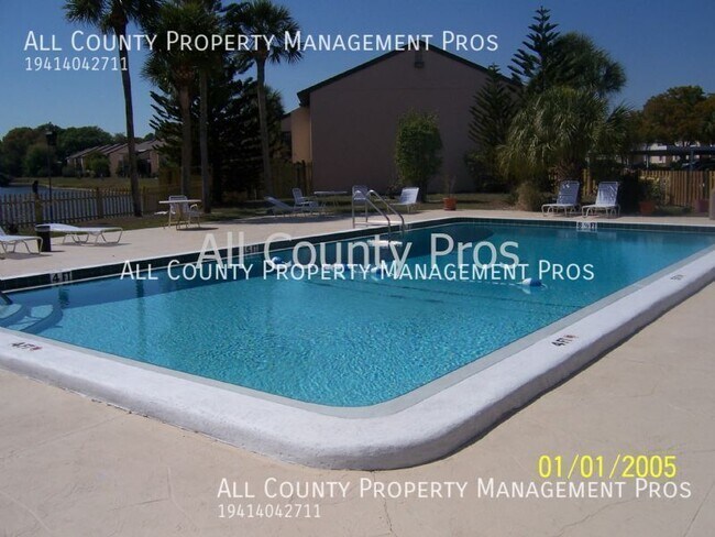 2605 Pine Lake Terrace in Sarasota, FL - Building Photo - Building Photo