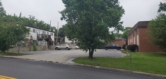 920 W Texas Ave in Columbia, MO - Building Photo