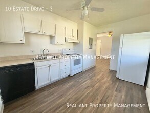 10 Estate Dr in Amelia, OH - Building Photo - Building Photo