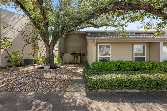 property at 100 Lido Cir