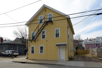 93 Duke St in East Greenwich, RI - Building Photo - Building Photo