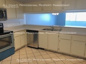 8040 Hampton Blvd-Unit -403 North Lauderdale in North Lauderdale, FL - Building Photo - Building Photo