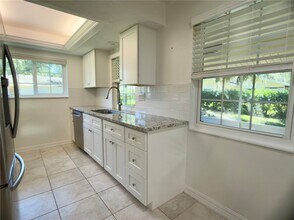 4001 Oakhurst Dr in Sarasota, FL - Building Photo - Building Photo