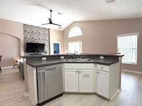 353 Kensington Dr in Davenport, FL - Building Photo - Building Photo