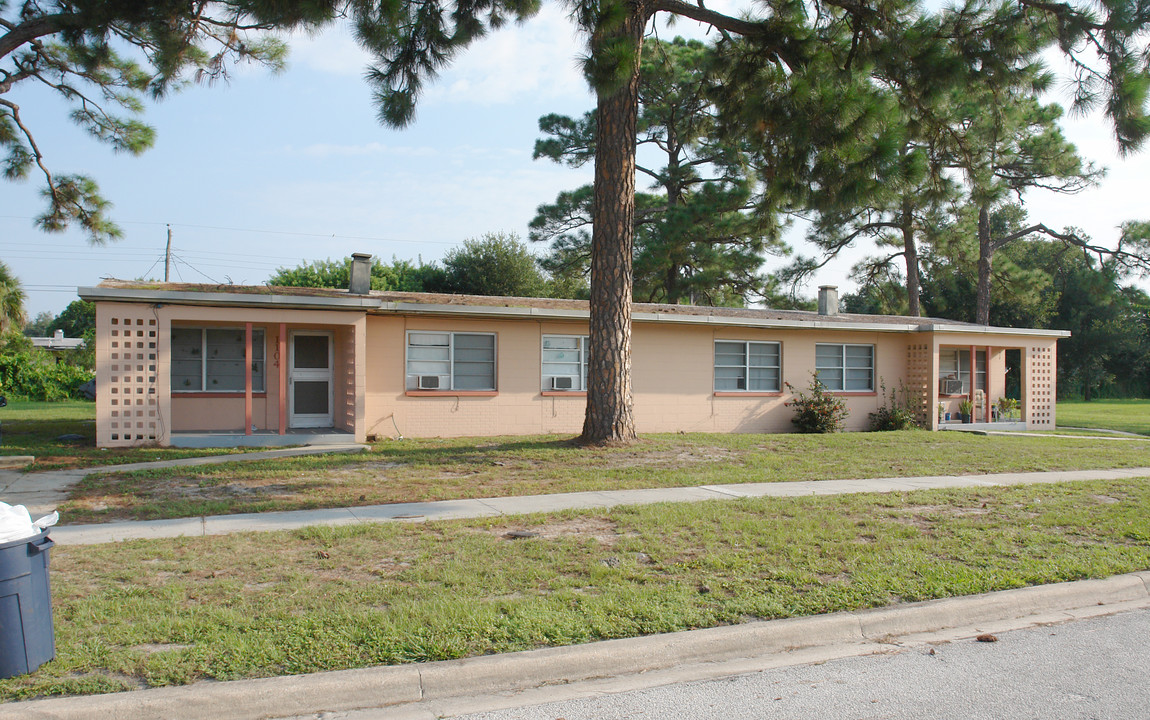 1102-1104 Fern Ave in Cocoa, FL - Building Photo