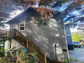 21680 Seacrest Ave NE in Poulsbo, WA - Building Photo - Building Photo