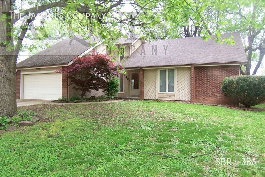 1403 W Highland St in Springfield, MO - Building Photo