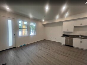 222 Scratch Rd in Covina, CA - Building Photo - Building Photo