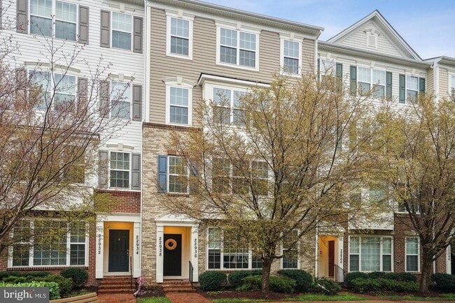 property at 22936 Spicebush Dr