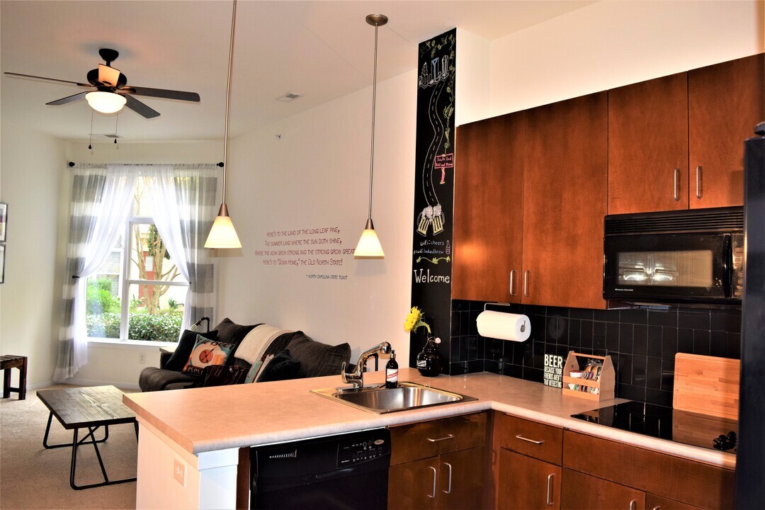 2125 Southend Drive, Unit #149 in Charlotte, NC - Foto de edificio