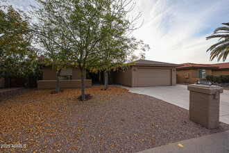 26033 S Hollygreen Dr in Sun Lakes, AZ - Foto de edificio - Building Photo