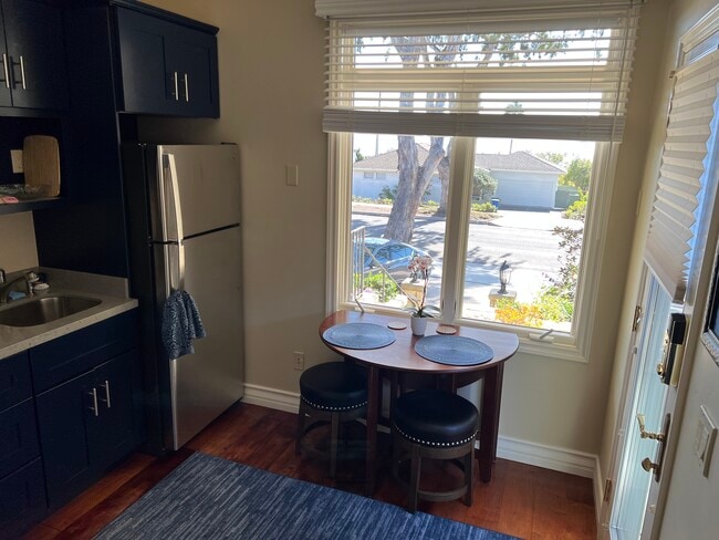 1318 San Rafael Ave in Santa Barbara, CA - Building Photo - Building Photo