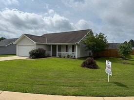 11339 Lexie Ln in Brookwood, AL - Building Photo