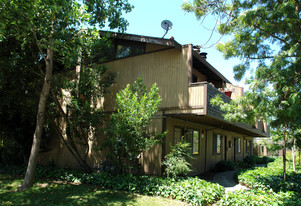 Four Plex Apartamentos