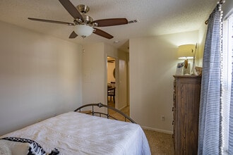 Waters Edge Apartments in Oklahoma City, OK - Foto de edificio - Interior Photo