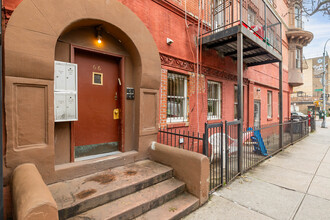 66 Heyward St in Brooklyn, NY - Building Photo - Building Photo