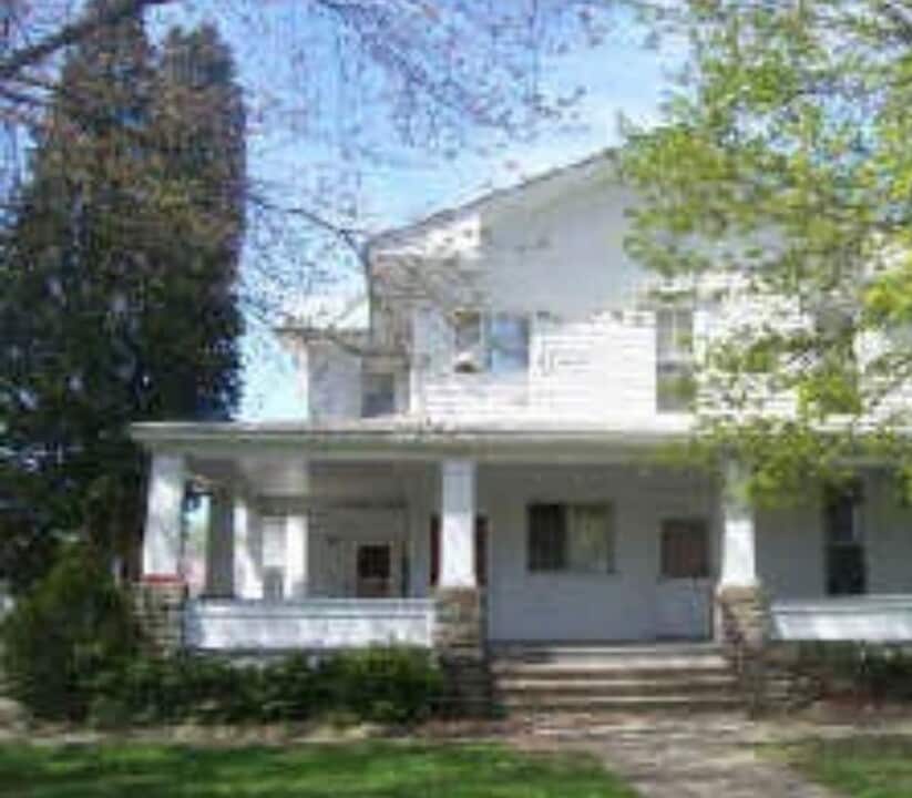 766 Pennsylvania Ave in Elmira, NY - Foto de edificio