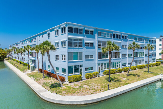 Regency West 1 and 2 in St Pete Beach, FL - Building Photo - Building Photo