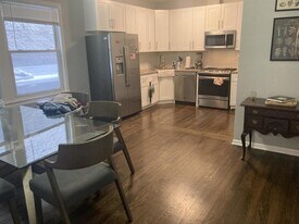 3213 W Armitage Ave, Unit 2R in Chicago, IL - Building Photo