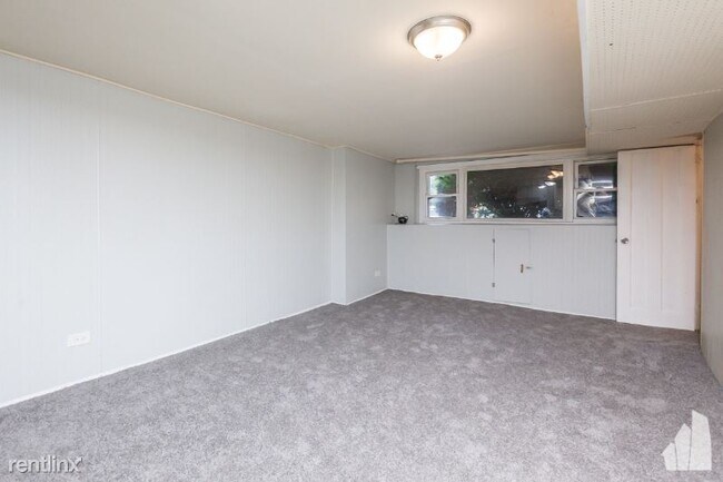 5306 W Roscoe St in Chicago, IL - Building Photo - Building Photo