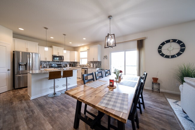 5595 Queensland Ln N in Plymouth, MN - Building Photo - Building Photo