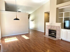 10201 Waseca Ave in Las Vegas, NV - Building Photo - Building Photo