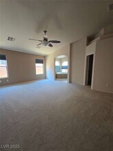 8161 Cane Creek Mill Ct in Las Vegas, NV - Building Photo - Building Photo