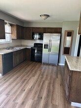 1008 E Rosewood St in Republic, MO - Building Photo - Building Photo