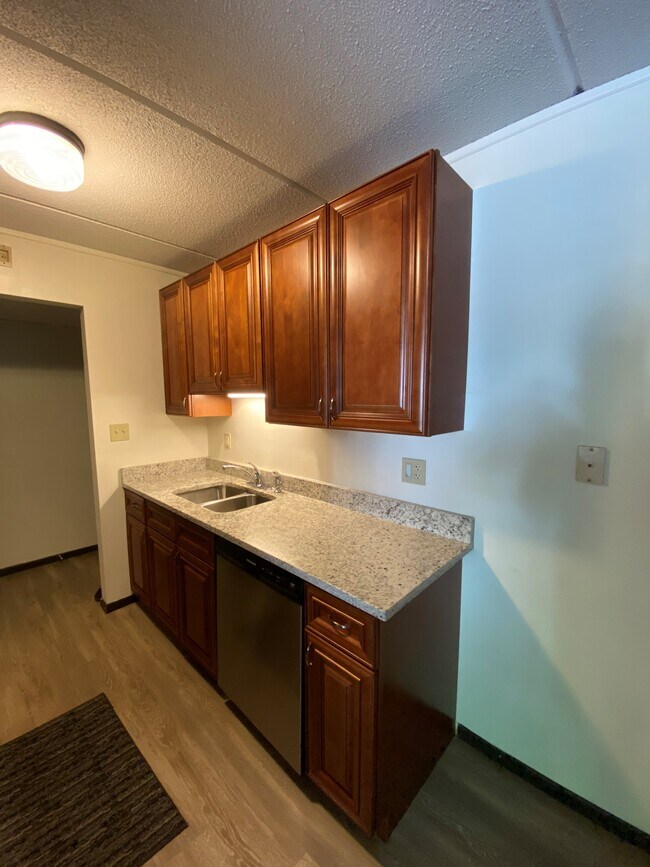 Riverbluff Apartments photo'