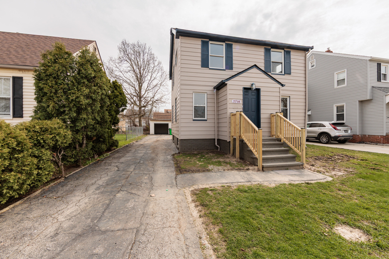 21870 Ball Ave in Euclid, OH - Foto de edificio