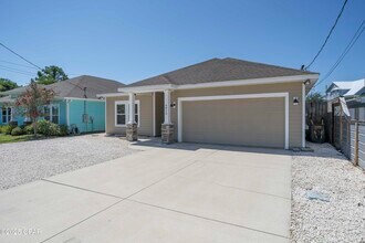 6813 S Lagoon Dr in Panama City Beach, FL - Building Photo - Building Photo