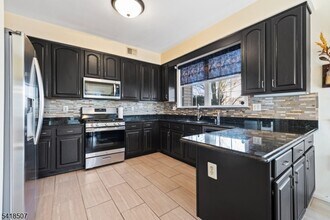 29 Newell St in Hillsborough Township, NJ - Building Photo - Building Photo