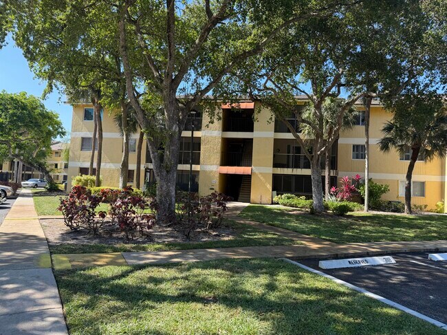property at 3017 N Oakland Forest Dr
