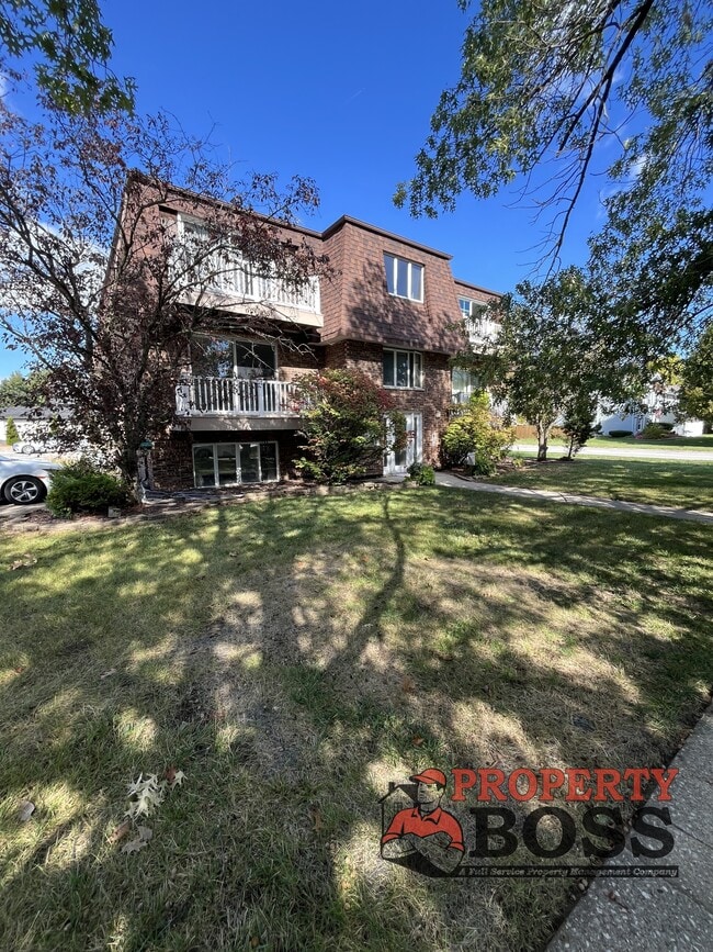 property at 1310 Woodhollow Ct