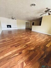 1317 Stratford Ln in Clovis, NM - Foto de edificio - Building Photo