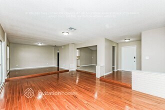 7513 Meadow Dr in Tampa, FL - Building Photo - Building Photo