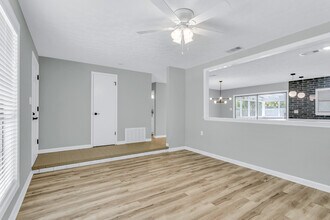 13 Oxford Ct in Savannah, GA - Building Photo - Building Photo