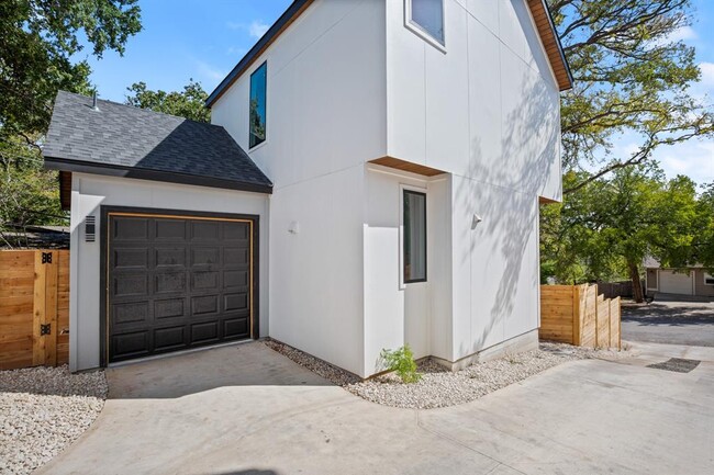 1714 Woodland Ave in Austin, TX - Building Photo - Building Photo