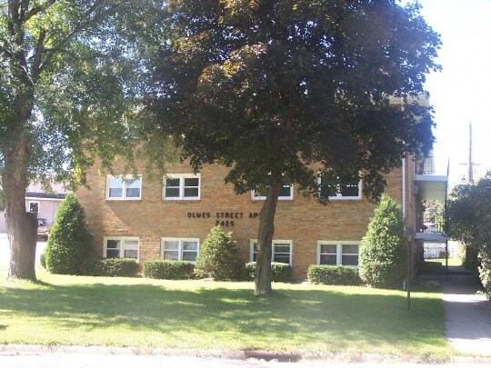 2425 Holmes St in Rockford, IL - Foto de edificio