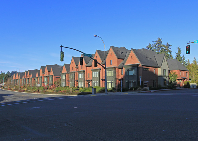 10415 NE 12th Pl in Bellevue, WA - Building Photo - Building Photo