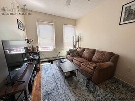 344 Hanover St, Unit 9 in Boston, MA - Building Photo