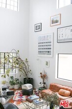 531 Venice Way in Los Angeles, CA - Building Photo - Building Photo
